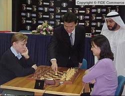 GM Ruslan Ponomariov vs. GM Zhu Chen at the 2002 Dubai Open.