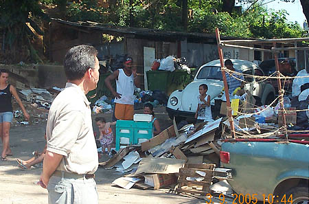 Salvaging from trash dump. Copyright © 2005, Daaim Shabazz.
