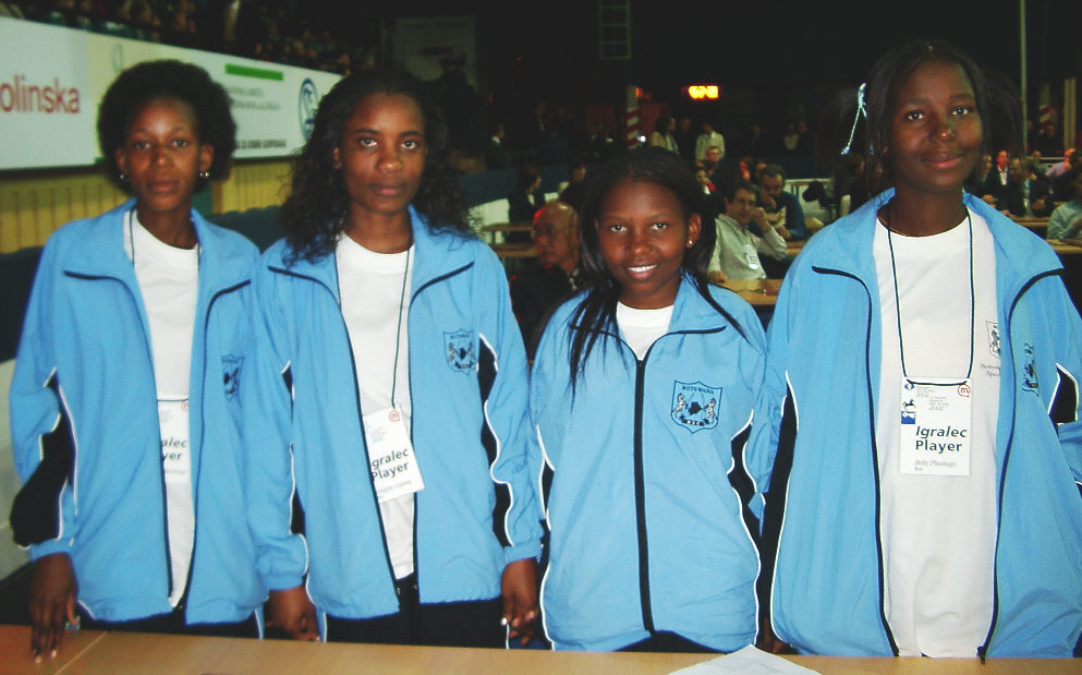 Botswana Women's Team (from left to right): Boikhutso Mudongo, Tshephiso Lopang, Keltumetse Mokgacha and Betty Bryno Phuthego. Copyright © Jerry Bibuld, 2002.