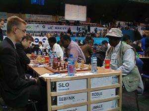 Slovenia-B vs. Somalia (Men). Copyright © Barbados Chess Federation, 2002.