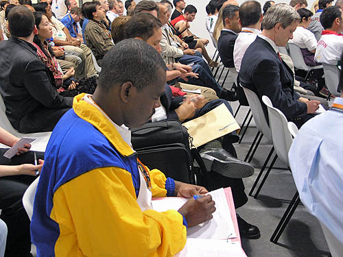 Peter Dawson at captains meeting before the 1st round. Copyright  2006, Daaim Shabazz.