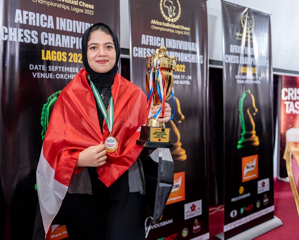 Shahenda Wafa poses with her championship medal and trophy, now her 3rd.
All photos by Babatunde Ogunsiku (Africa Chess Media)