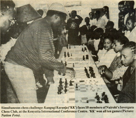 Kangugi 'KK' Karanja giving a simultaneous exhibition at Nairobi's Invergara Chess Club. Courtesy of Kim Bhari.