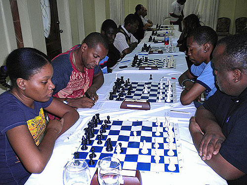 WFM Deborah Richards takes on eventual winner Duane Rowe while Russel Porter takes on Daren Wisdom.