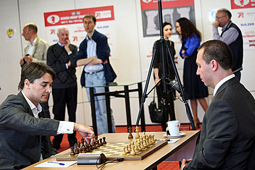 Alexander Morozevich vs. Gata Kamsky. Kamsky won with a crushing attack.