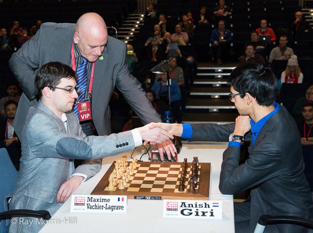 In a strange format, MVL and Giri face off in a qualifier for the final. Photo by Ray Morris-Hill.