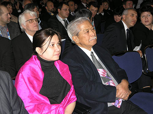 Honorary FIDE President Florencio Campomanes and wife Lace. Photo by Daaim Shabazz.