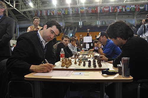 Russia vs. USA turned out to be anti-climatic as Kramnik company were poor hosts.  Photo by ugra-chess.com.