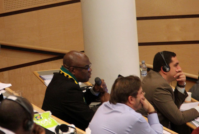 Jamaican President Ian Wilkinson gives an endorsement to South Africa.