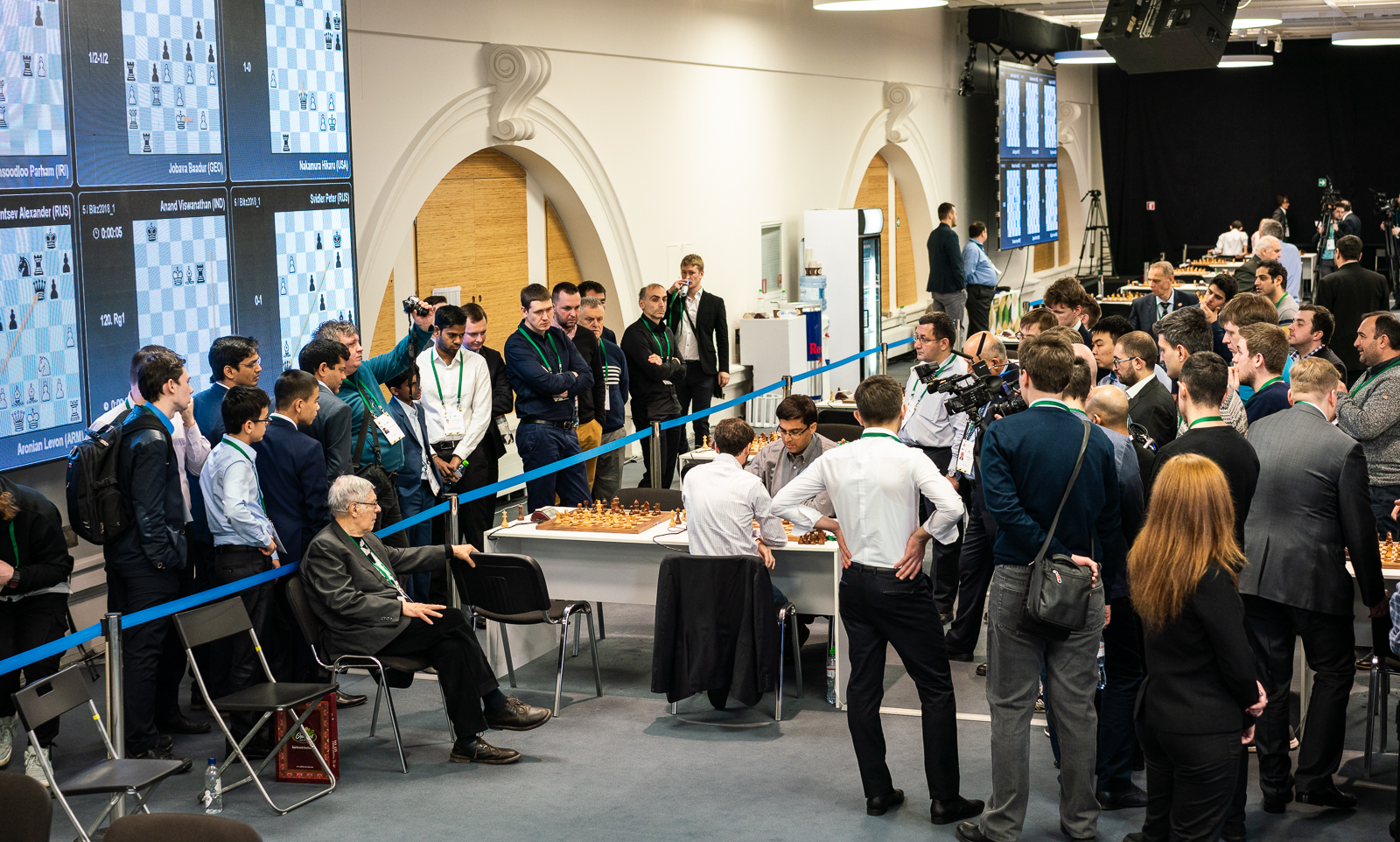 St. Petersburg, Russia - December 30, 2018: Grandmaster Alireza Firouzja, Iran (right) during King Salman World Blitz Chess Championship 2018. Eventua Stock Photo - Alamy