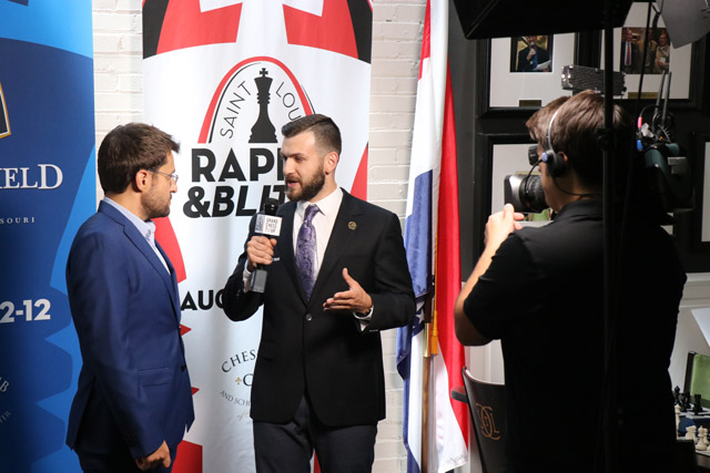 Levon Aronian holding the cup of the inaugural St. Louis Rapid and Blitz (Grand Chess Tour)