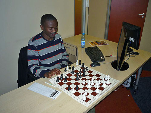 GM Amon Simutowe at 2009 South African Open. Photo by Mark Levitt.