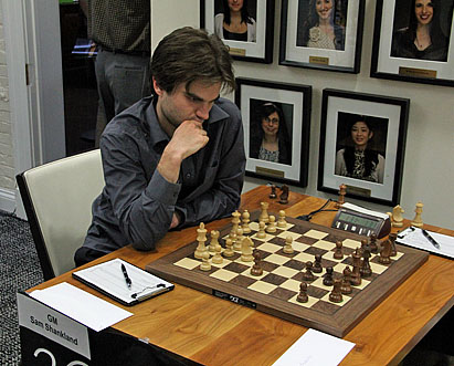 GM Samuel Shankland on the move against Yaacov Norowitz.