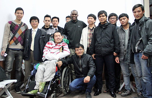 Group shot at Thanh Long Dao Ky Chess Club.