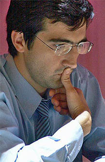 Vladmir Kramnik eased doubts of his psychological endurance. Photo from worldchess 2006.com.