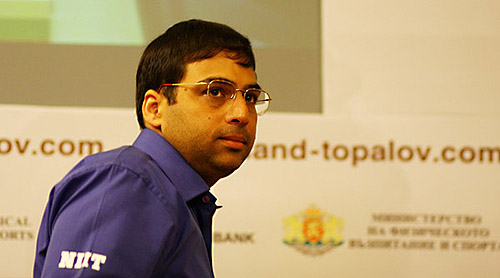 Anand is on a roll... wins again with 'Killer Catalan'! Photo by Europe-Echecs.com.