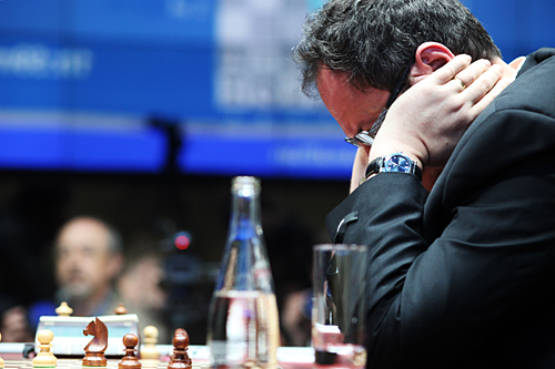 Gelfand trying to find a way. Photo by Alexey Yushenkov.