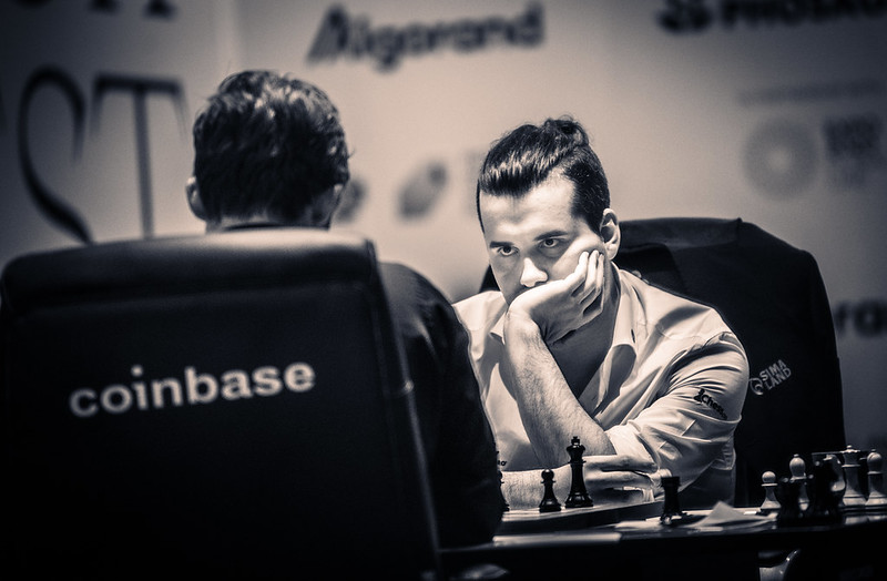 Carlsen versus Nepomniachtchi: FIDE World Championship Round 6