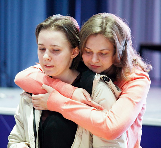 Mariya and sister Anna after advancing to the final.