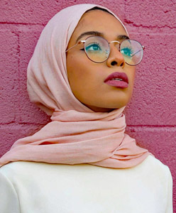 Saufeeya Goodson (feeeeya on Instgram) ... Photo from herbeauty.co