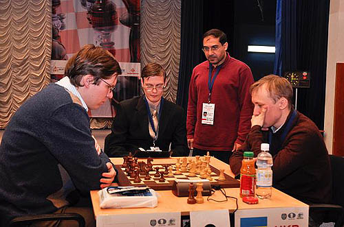 Vladimir Malakhov takes on Ruslan Ponomariov in the FIDE World Cup semi-finals.