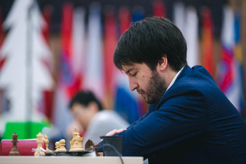 The top 6 boards at the FIDE Grand Swiss all has decisive results today.  Hikaru, Esipenko, and Vidit are all tied for first going into tomorrow's  final round : r/chess