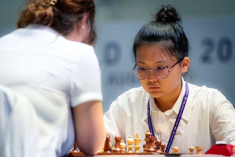 World Blitz Chess Championship Day 1: Aronian and Assaubayeva Lead