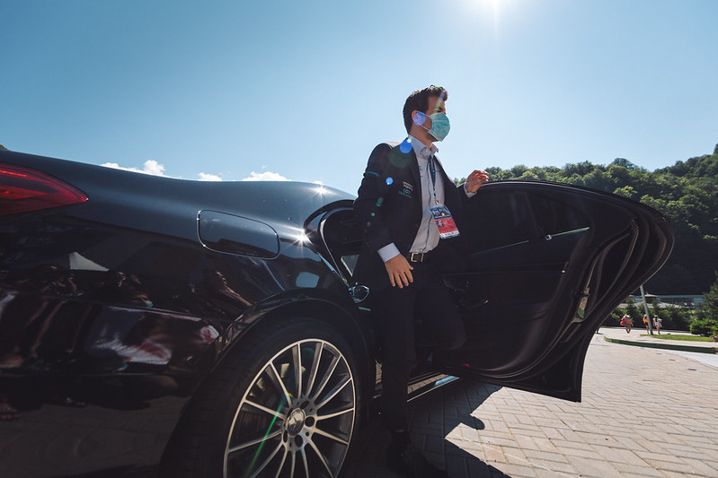 Magnus Carlsen arriving for his game. Photo by Anastasia Korolkova