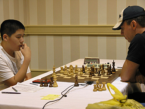 IM Darwin Yang vs. GM Gata Kamsky. Photo by Daaim Shabazz.