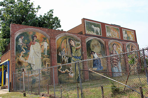 Nice mural on Shallow Hill Road. You can find these throughout Philly. Photo by Daaim Shabazz.