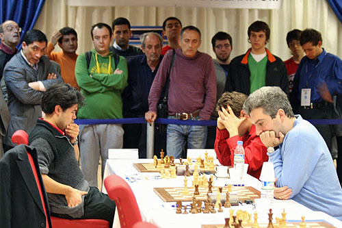 Nakamura and Aronian battling! Akopian on the move.